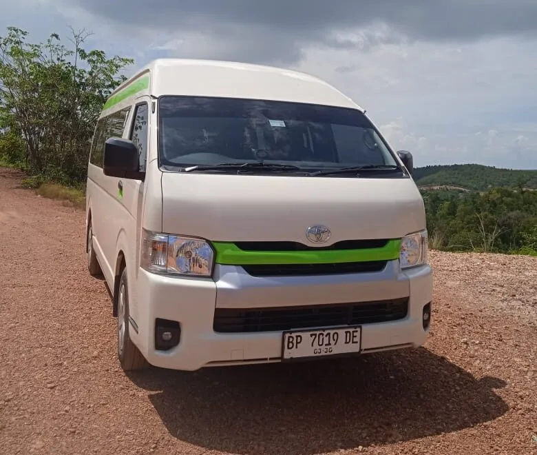 Rental Mobil Toyota Hiace 2025 Murah